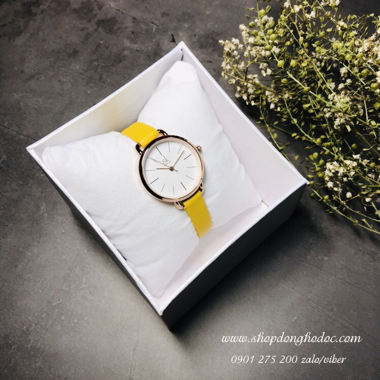 Đồng hồ nữ dây da mặt tròn size nhỏ màu vàng sành điệu Shengke SK ĐHĐ11302