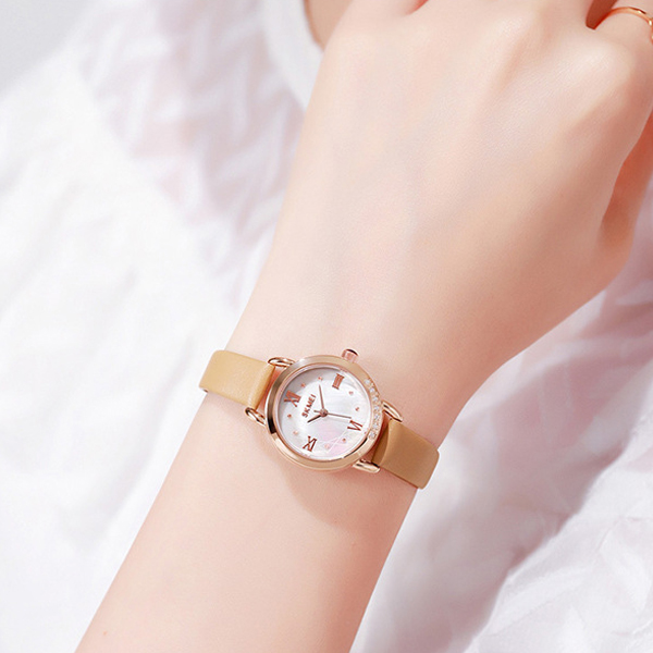 Đồng hồ nữ Skmei dây da mặt tròn size nhỏ vàng kem thời trang ĐHĐ37102